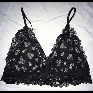 NWOT Lacey flower bralette
